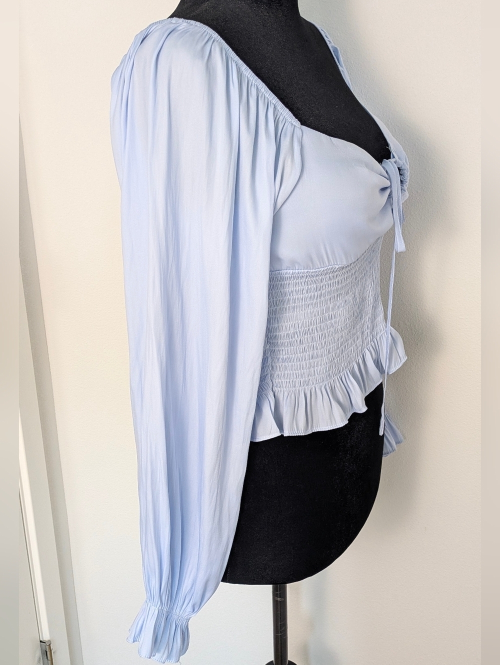Fashion Nova Smocked Peasant Smocked Cropped Shirt Top Light Blue Size L New - Picture 6 of 11